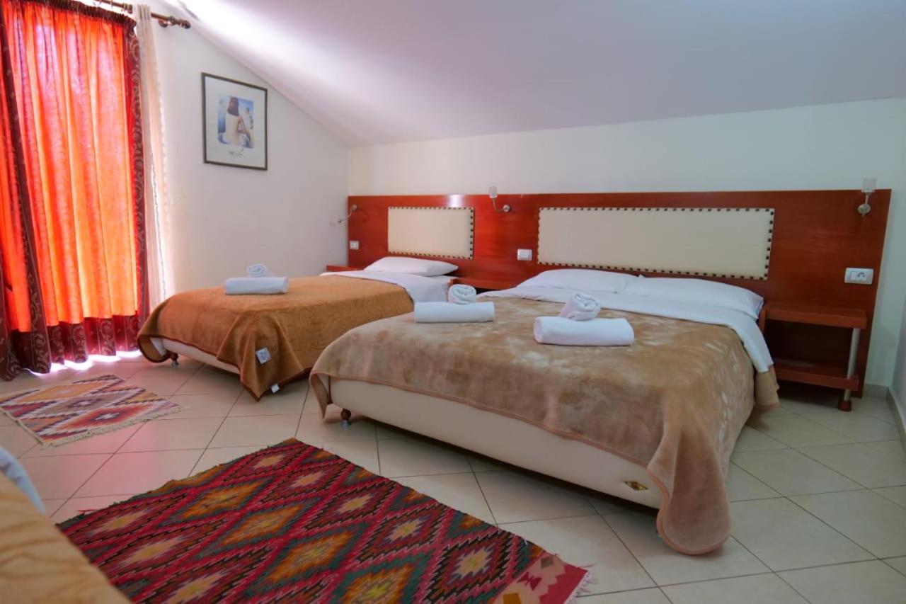 Hotel Veli Саранда Екстер'єр фото