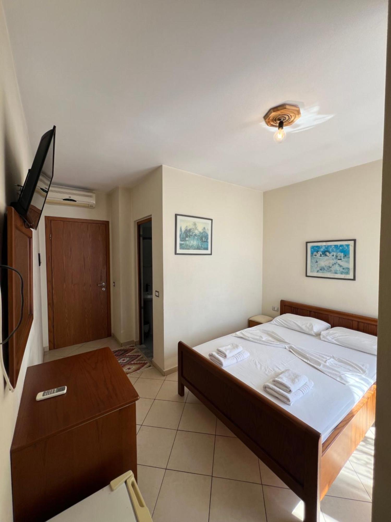 Hotel Veli Саранда Екстер'єр фото