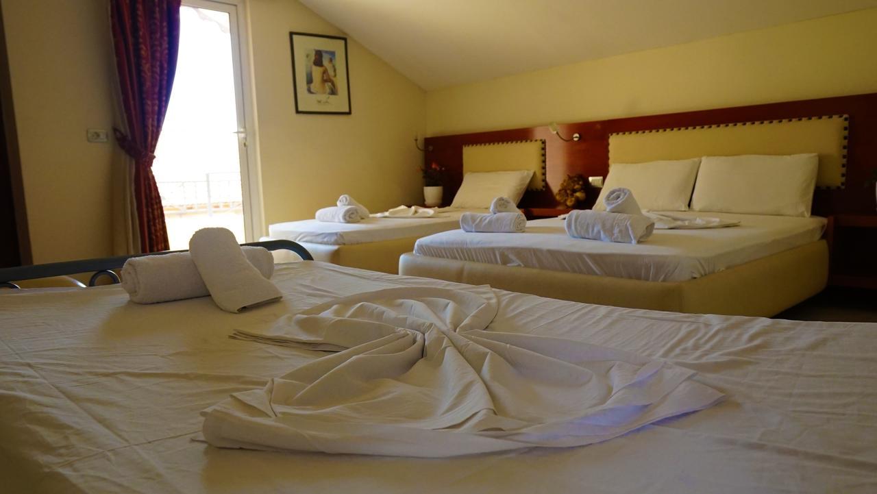 Hotel Veli Саранда Екстер'єр фото